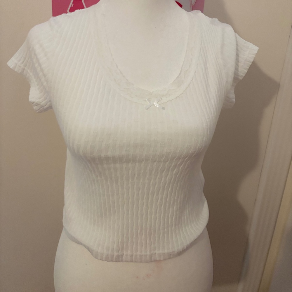 White TopShop Shirt With Lace and a Bow Size 6